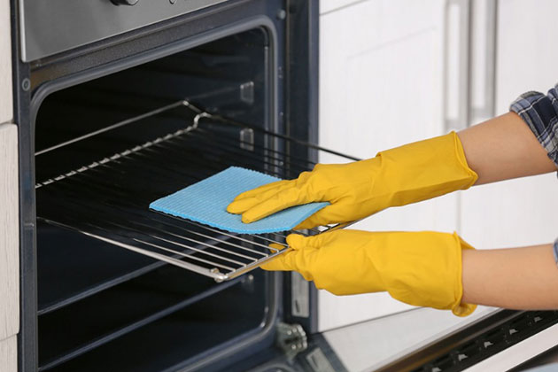 Oven-Cleaning